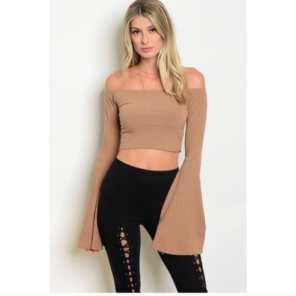 Bell Sleeve Crop - Picture 2 of 3